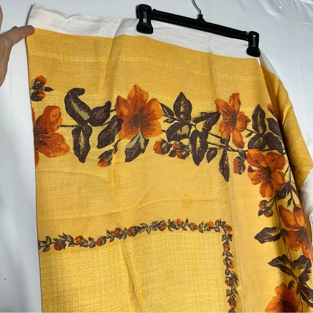 Vintage Floral Yellow & Orange Tablecloth - Picture 10 of 15